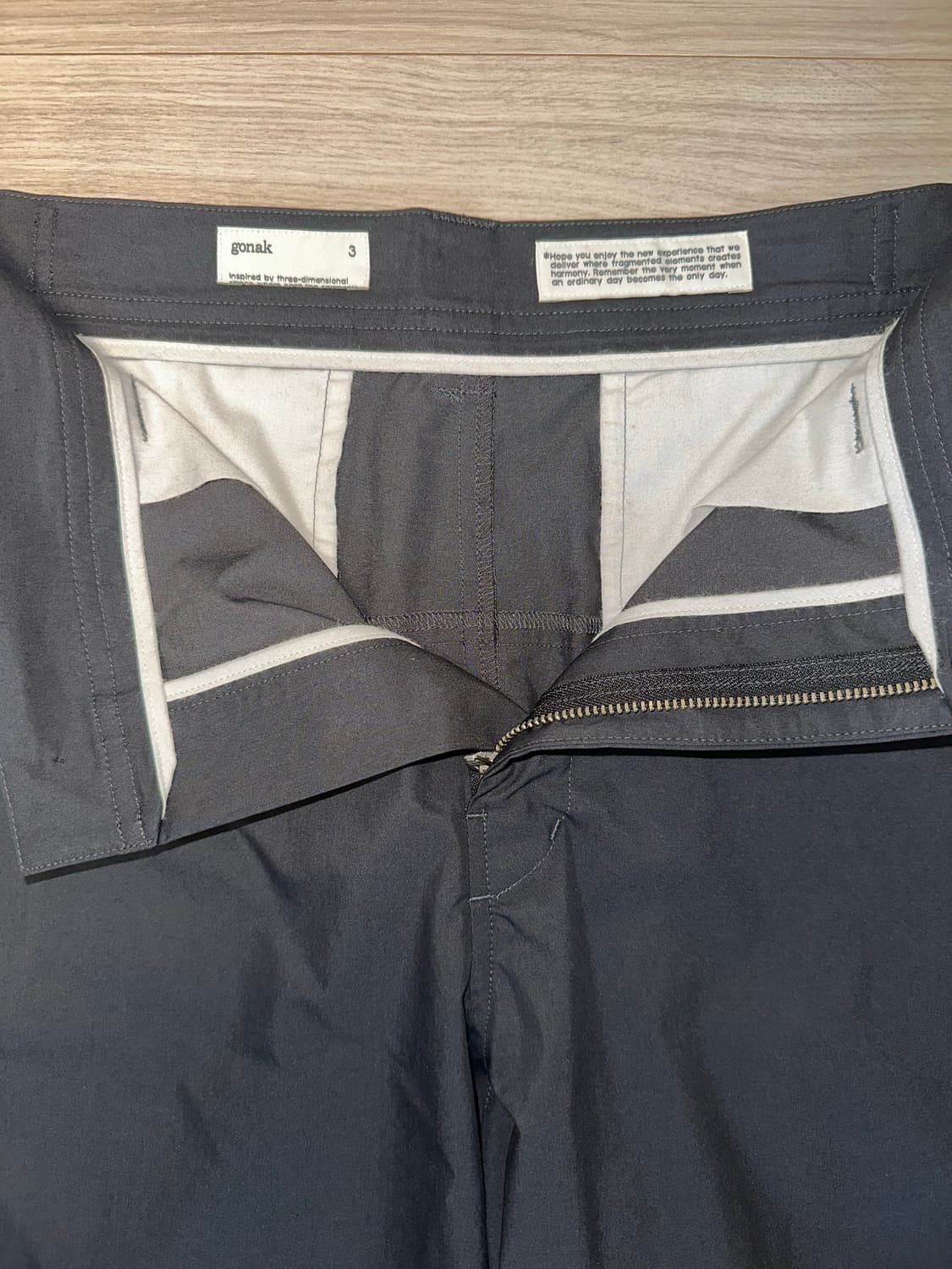 고낙 나이프 레이어 팬츠 차콜 상품이미지3