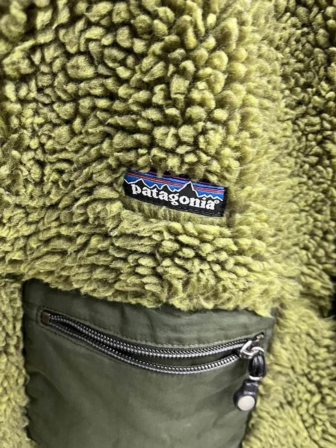 파타고니아 레트로 딥파일 S 카키그린 상품이미지3