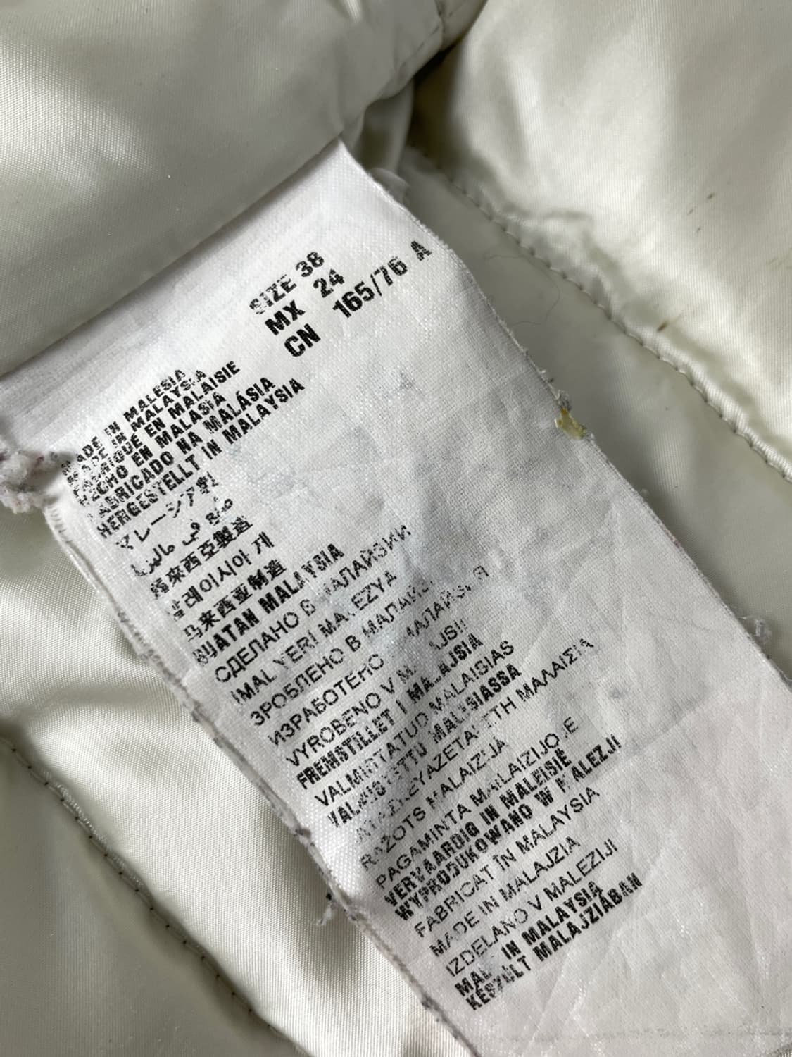 프라다 삼각 로고 폭스 퍼 패딩 상품이미지9