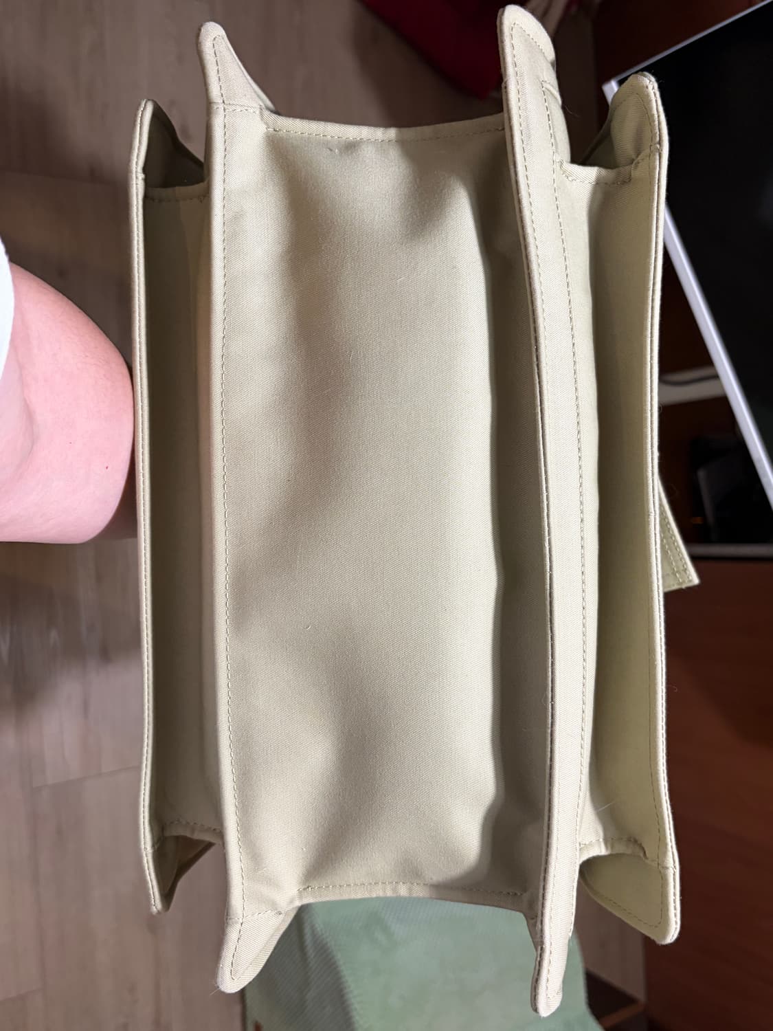 버버리 개버딘 트렌치 백 상품이미지9