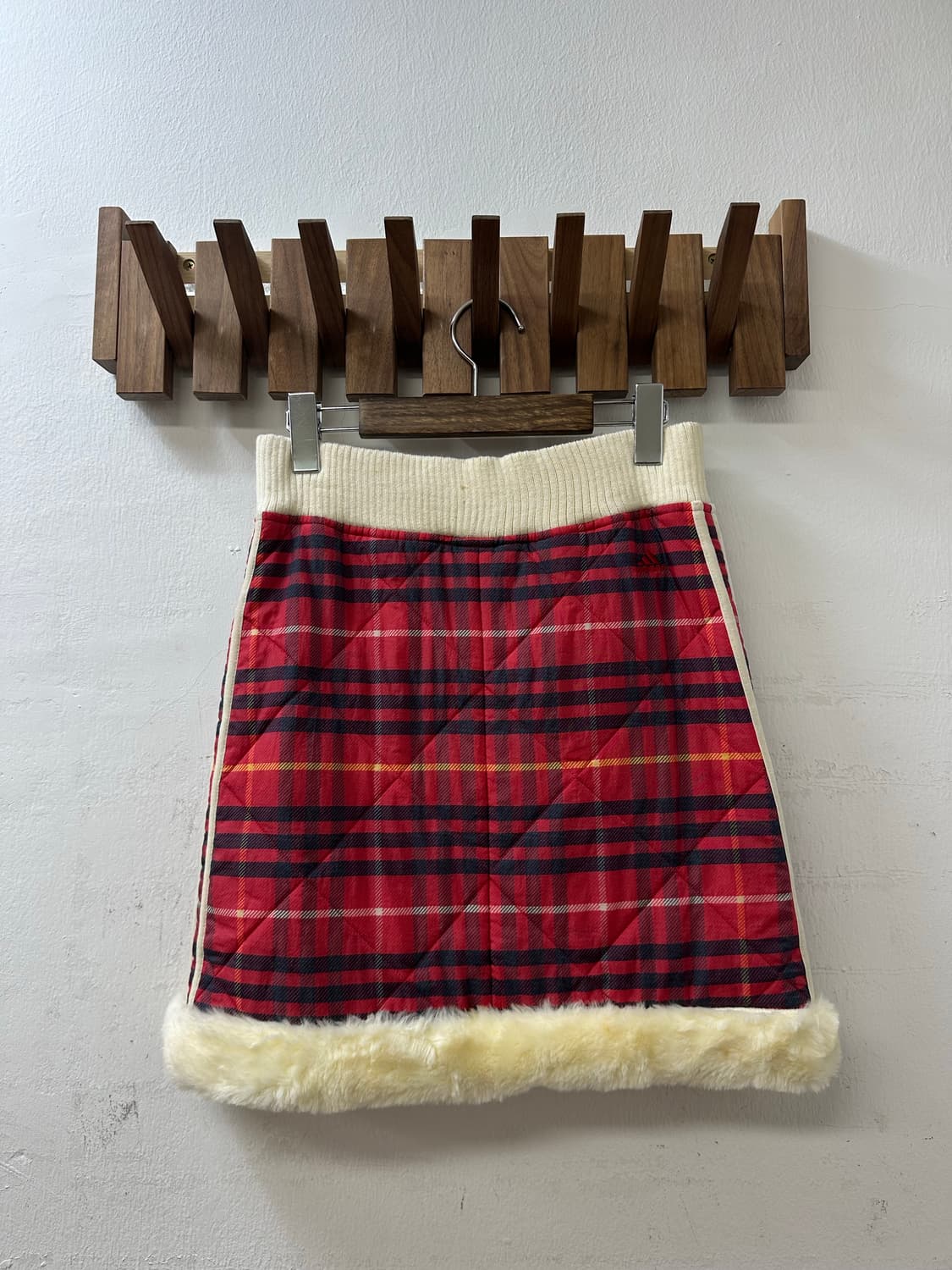 일본빈티지 아디다스 체크 퍼 트리밍 퀼팅 패딩 타탄 체크 스커트  상품이미지4