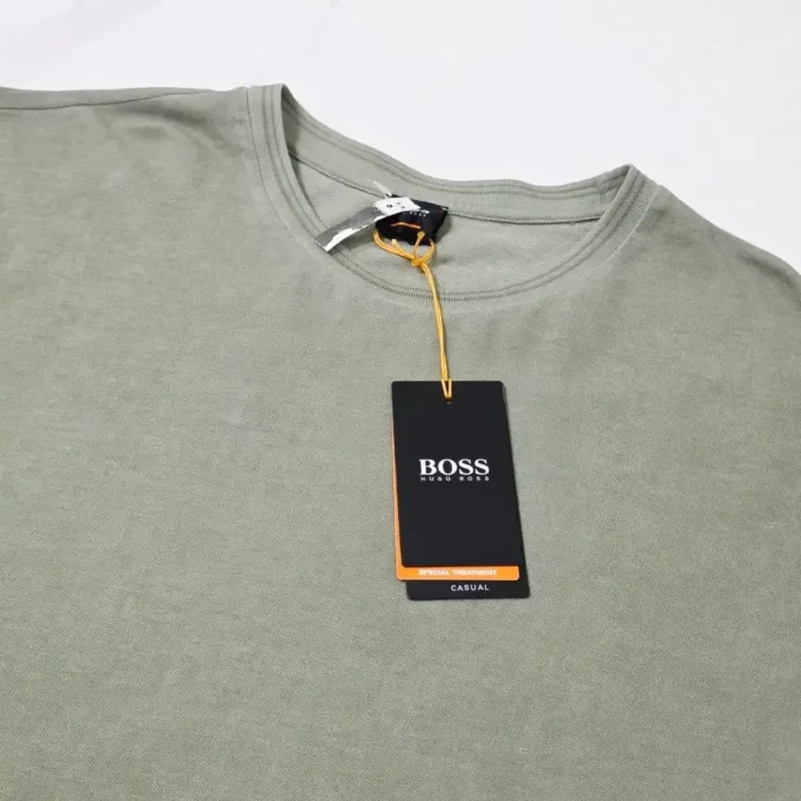 (새상품) BOSS 휴고보스 반팔티 XL 카키 상품이미지2