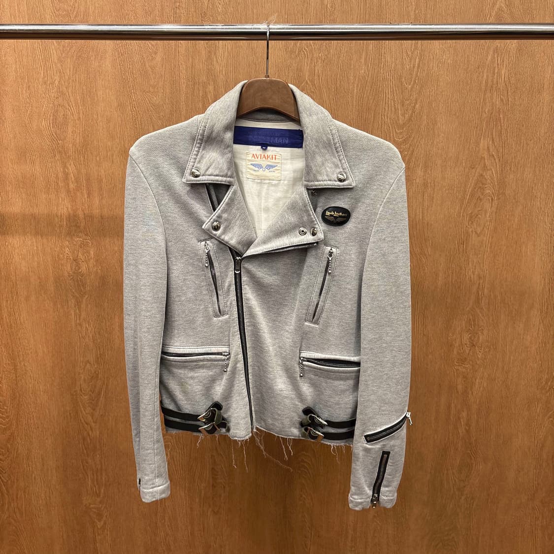 꼼데가르송 맨 스웨트 라이더 자켓 지퍼 포켓 레더 버클 디테일 그레이 상품이미지2