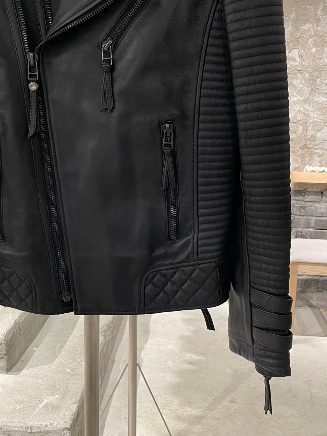 보다 스킨 블랙 슬림 핏 라이더 레더 자켓 상품이미지5