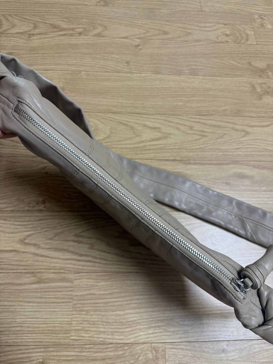 르메르 크루아상백 스몰 샌드스톤 양가죽 상품이미지7