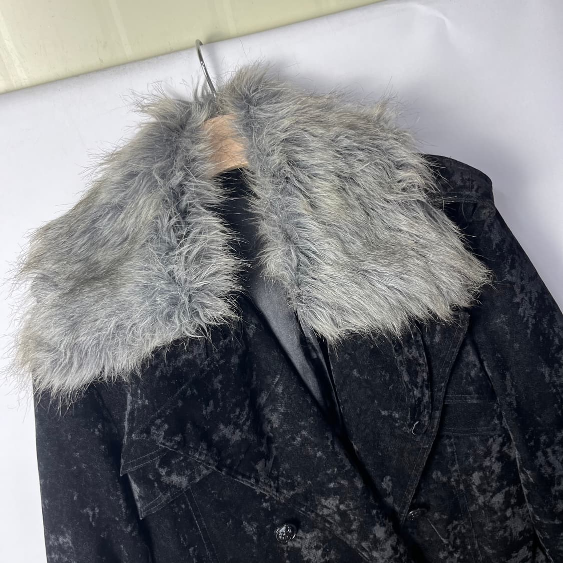 [In The Attic] 인더애틱 펑크 벨벳 퍼 코트 상품이미지3