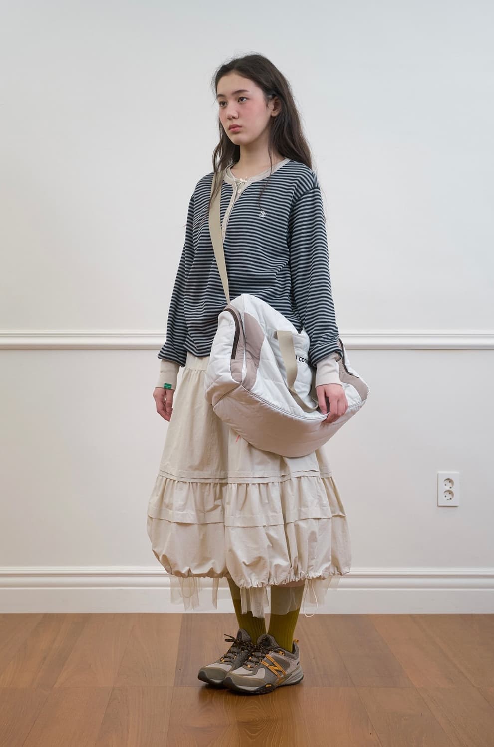 노컨텐츠 셔링 메쉬 스커트 크림 상품이미지2