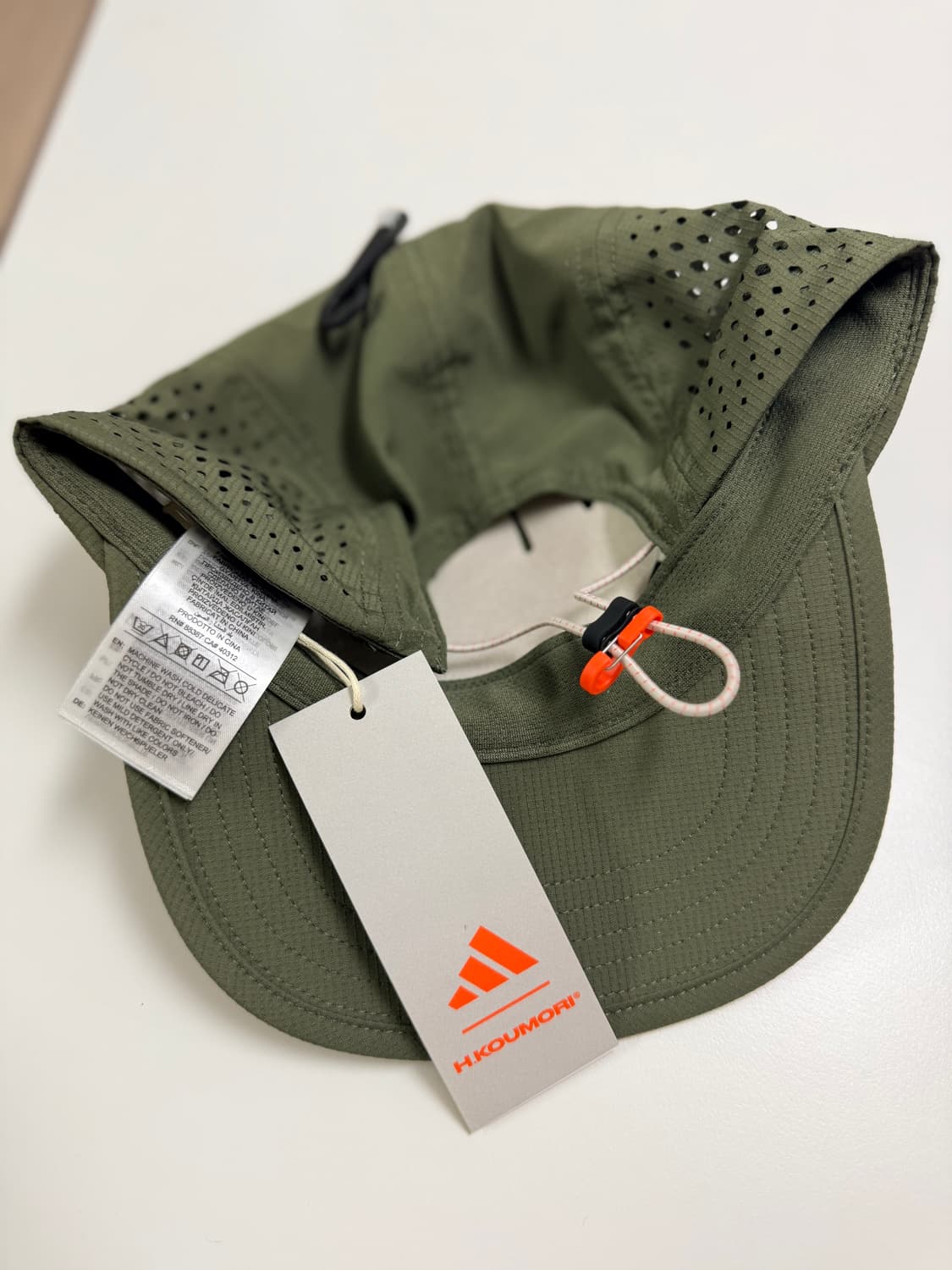 아디다스 X 에르마노스 쿠모리 러닝 캡 올리브 상품이미지2