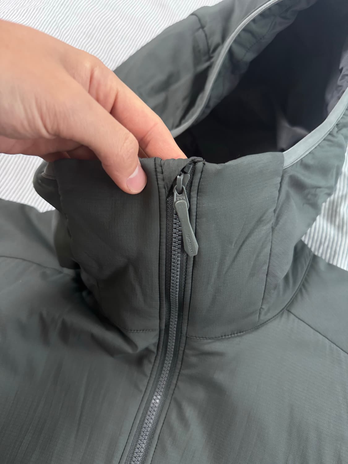 (S급) 아크테릭스 아톰 LT 후디 글리치 M 상품이미지5