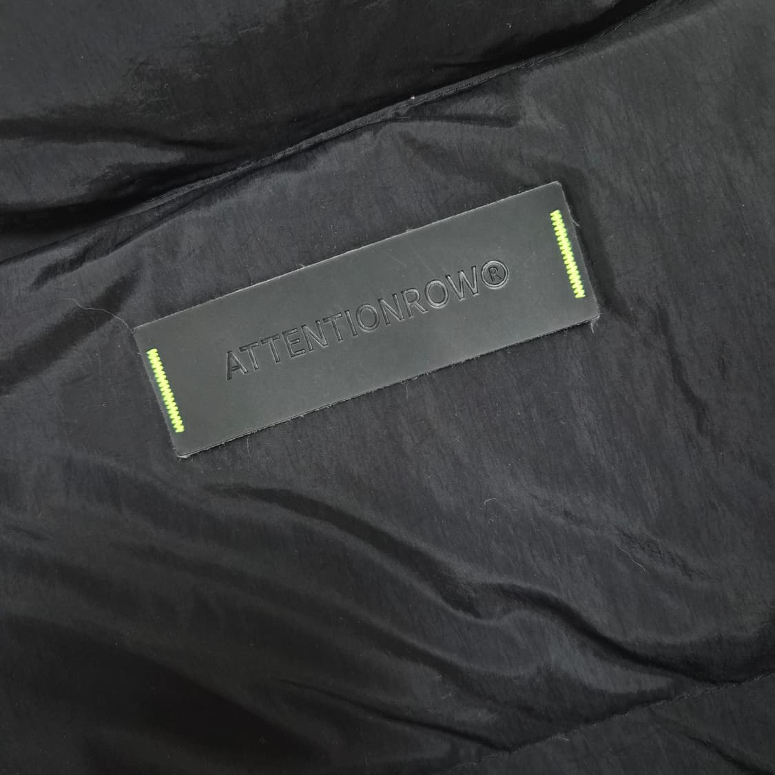 어텐션로우 블랙 패딩 베스트 상품이미지5