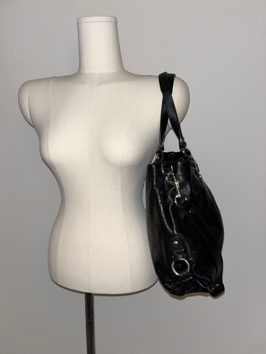  📦Coach Basic allblack shoulder bag 상품이미지4