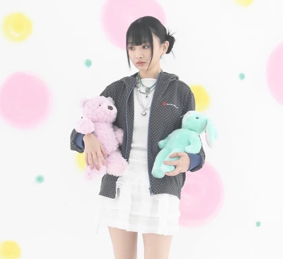 더뮤지엄비지터 x 세이브더칠드런 도트 후드집업 (차콜) 상품이미지2