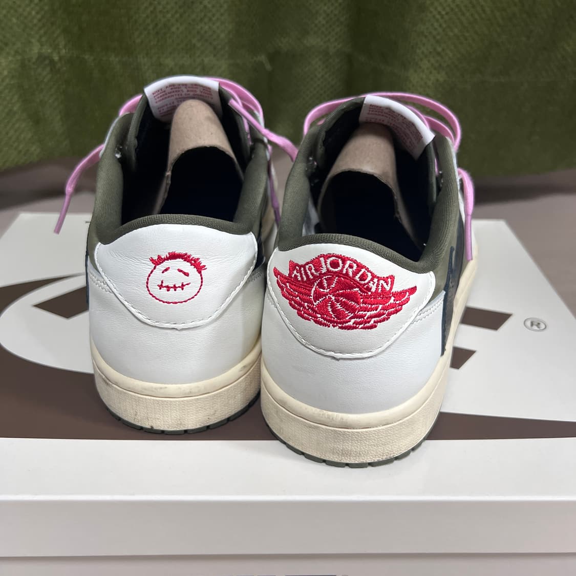 조던 1 x 트래비스 스캇 레트로 로우 OG SP 리버스 올리브 상품이미지3