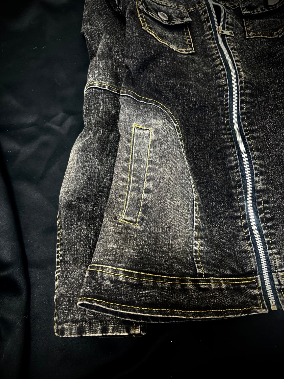 Skull Stud Washed Denim Jacket 상품이미지6