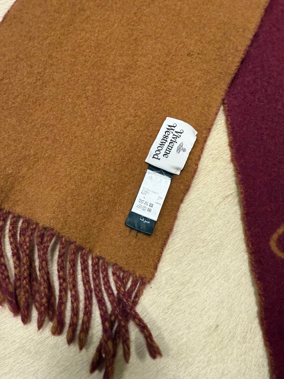 비비안웨스트우드 빅로고 양면 머플러 상품이미지3