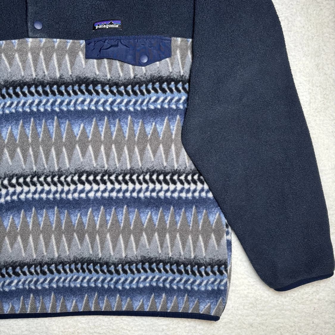 17FW 파타고니아 신칠라 스냅-T 네이비/블루 하프 아즈텍 패턴 상품이미지7