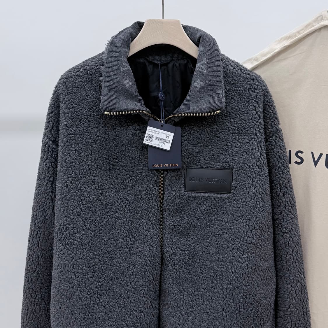 [미사용/XL] 25FW 루이비통 레더패치 플리스 블루종 자켓 상품이미지3