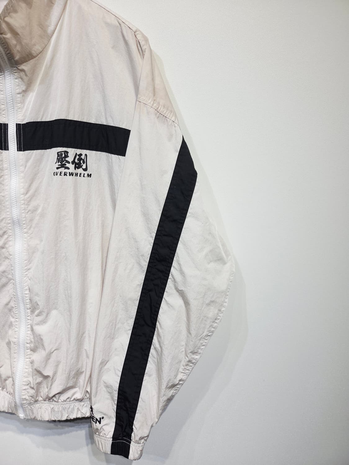 OVERWHELM (압도) 나일론 배색 바람막이 자켓 상품이미지4
