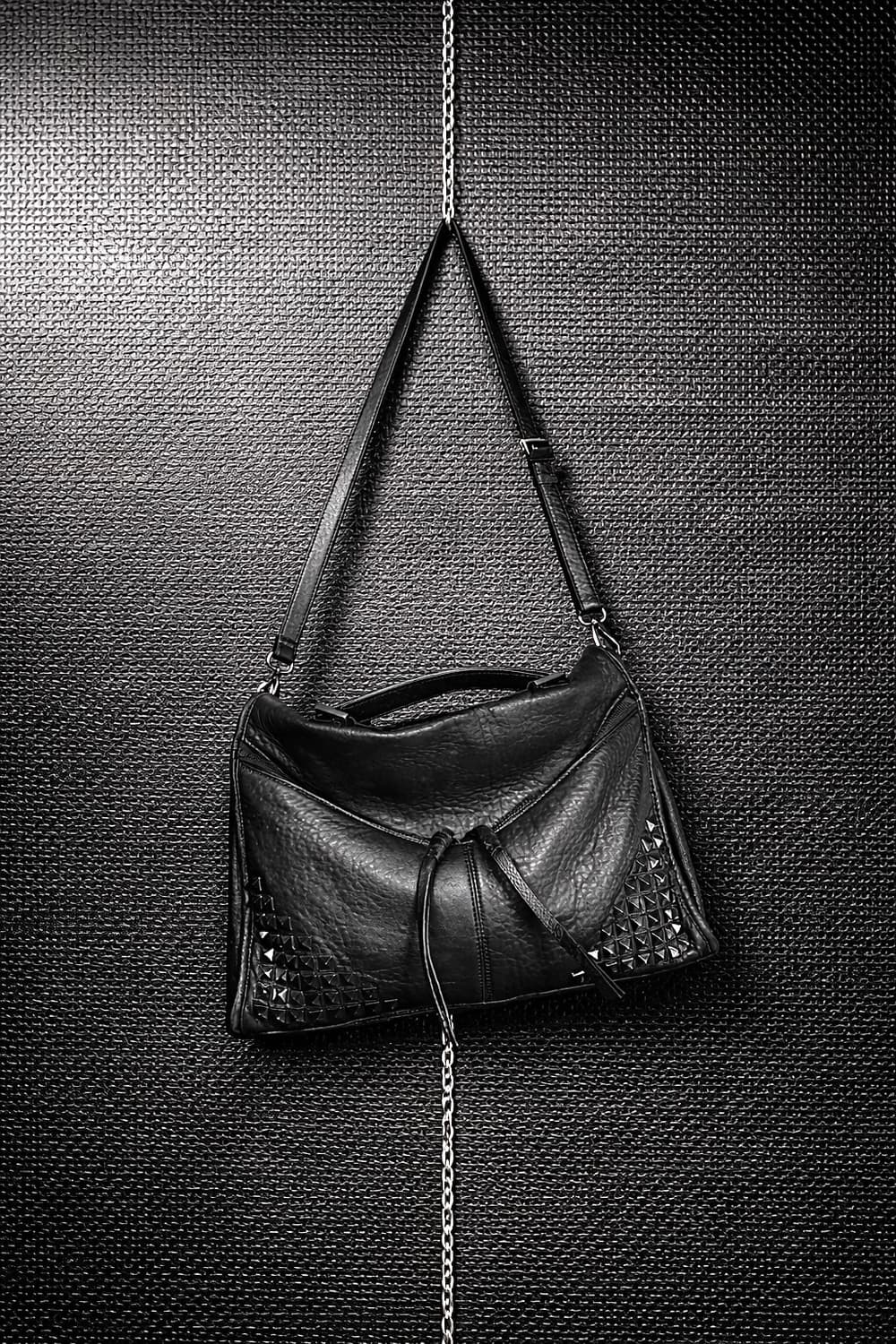 스터드 레더 크로스백 상품이미지1