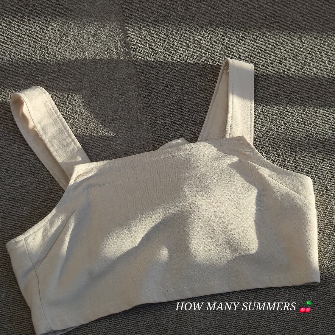 베이지 슬리브리스 탑 백리본 상품이미지2