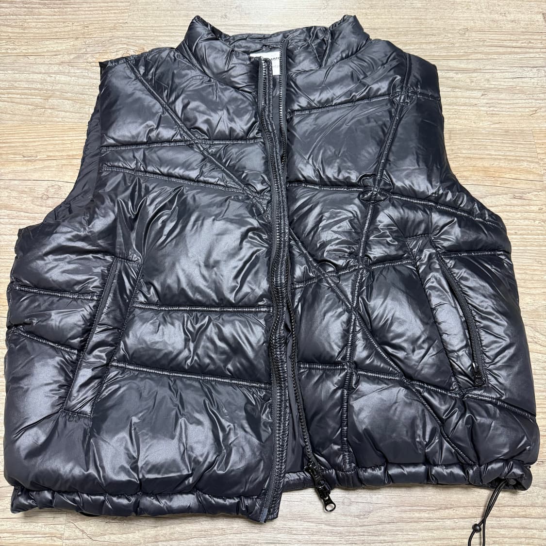 노매뉴얼 TRACK DUCK DOWN VEST - GLOSSY BLACK 상품이미지3