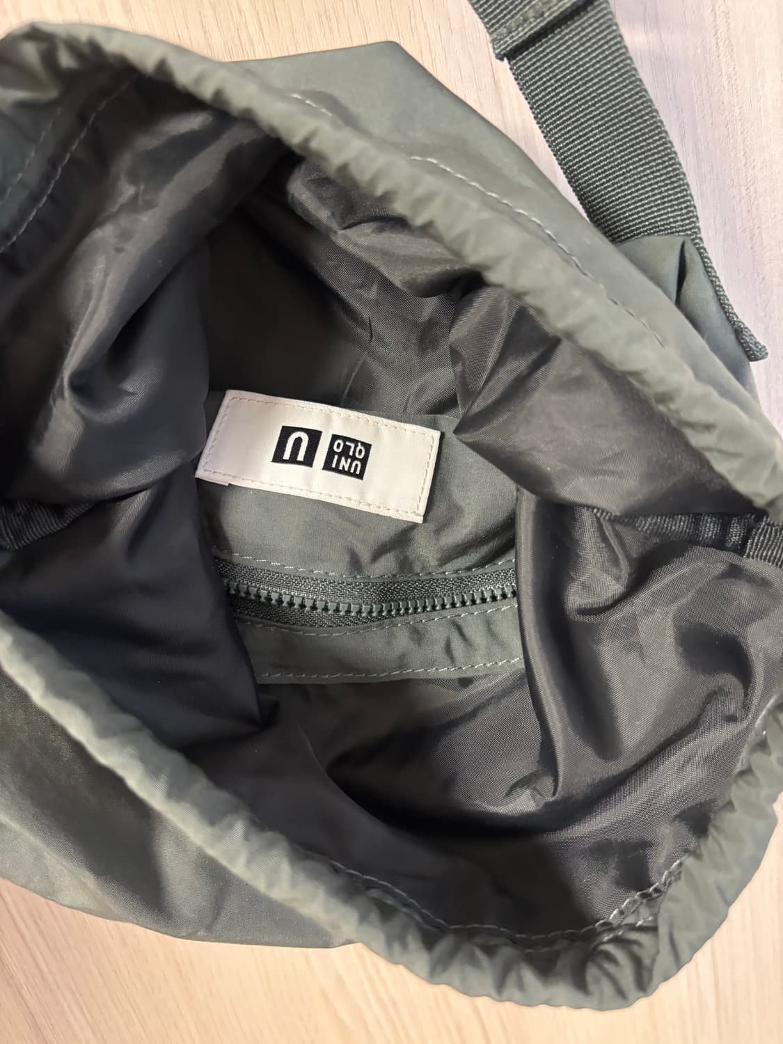 Uniqlo U 미니 스트링백 상품이미지3