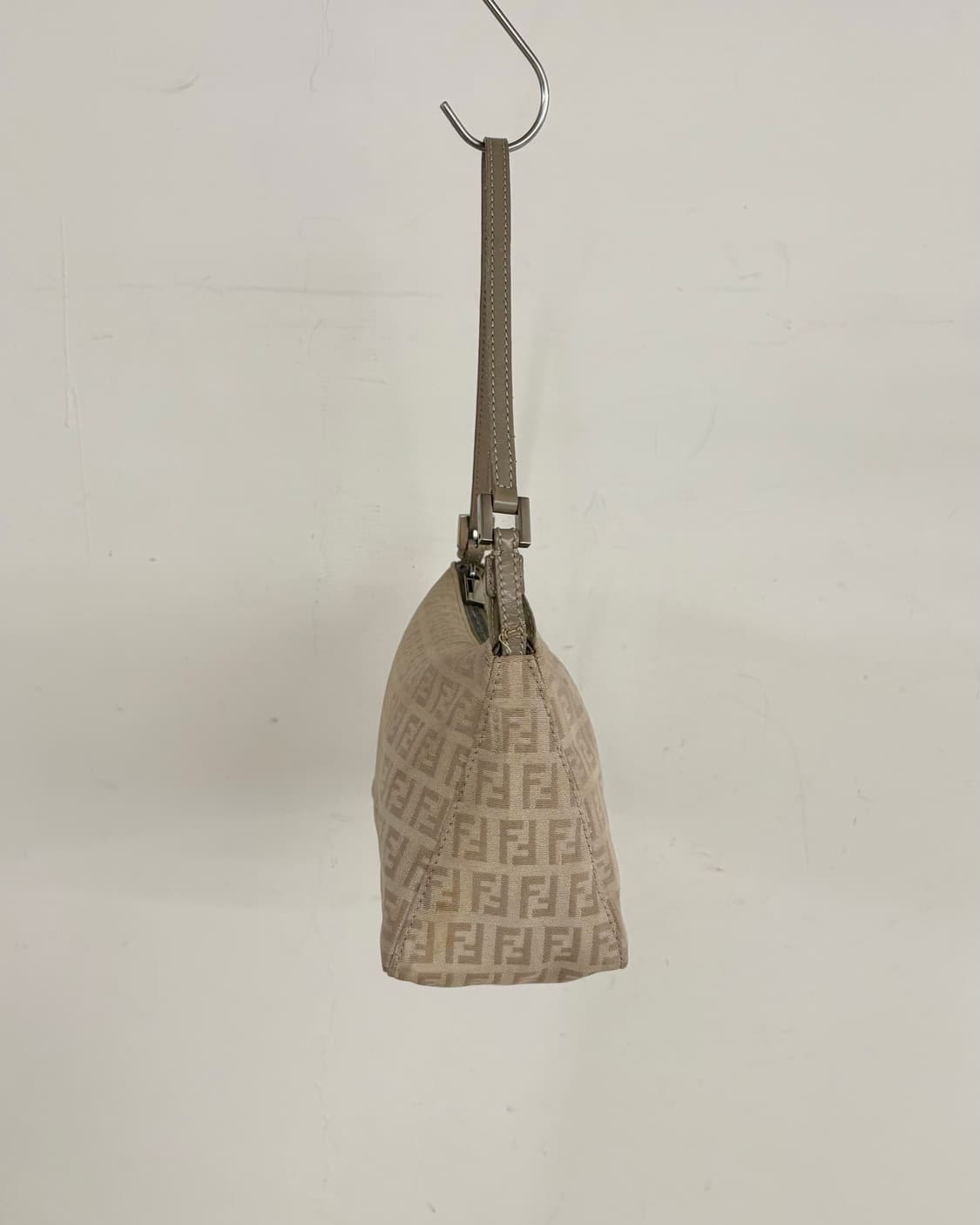 펜디 주키노 캔버스 포쉐트 숄더백 상품이미지3