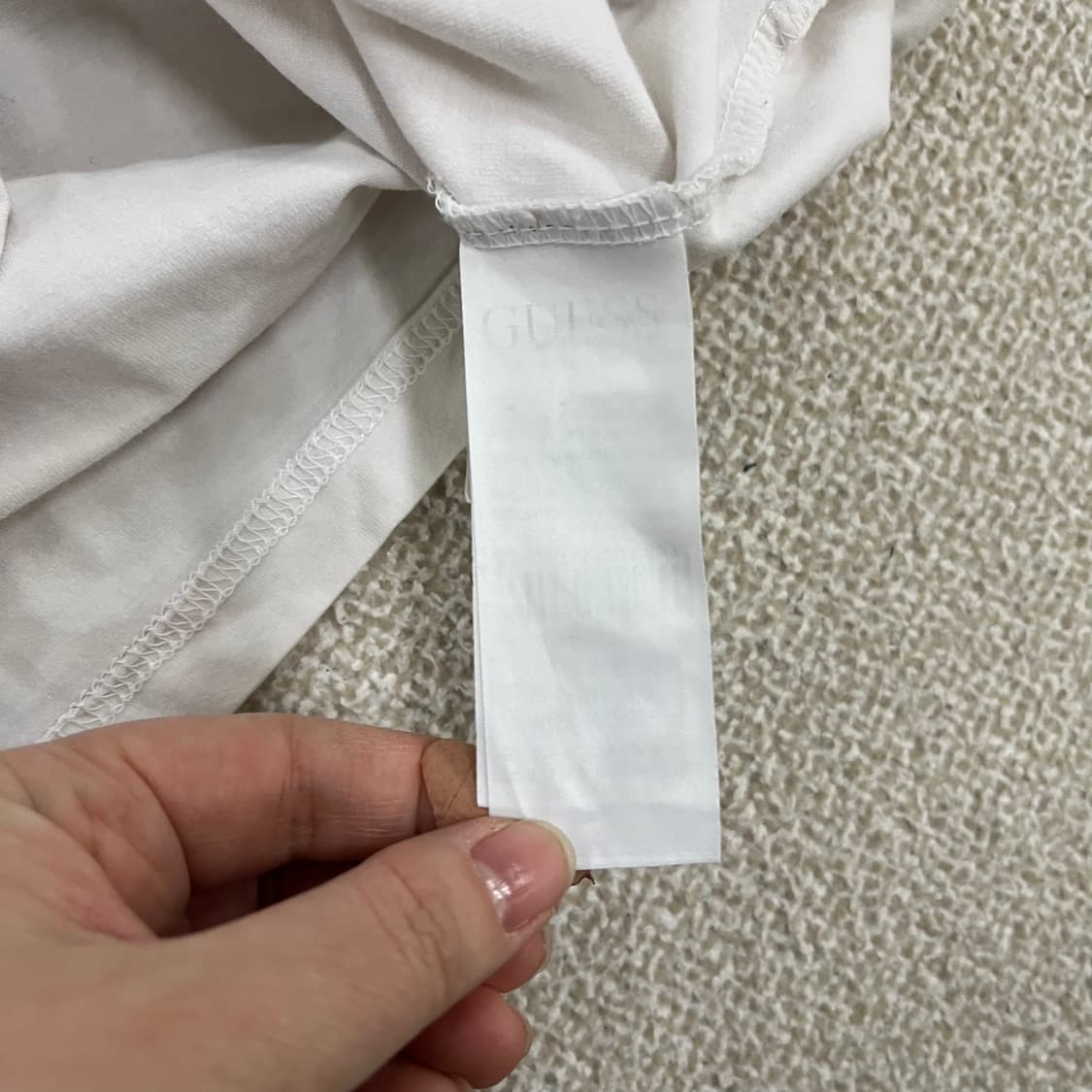 XS 게스 금장로고 반팔 티셔츠 0225M1 상품이미지3