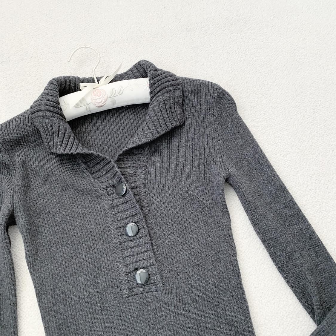 코이세이오st 그레이 울 버튼 니트 상품이미지2