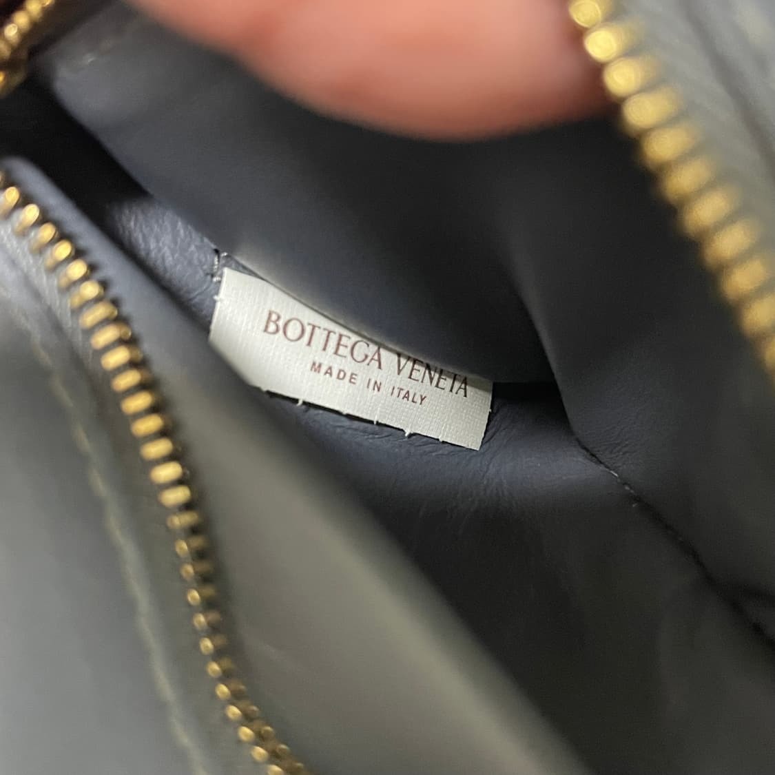 보테가베네타 패디드 카세트백(썬더) 상품이미지3