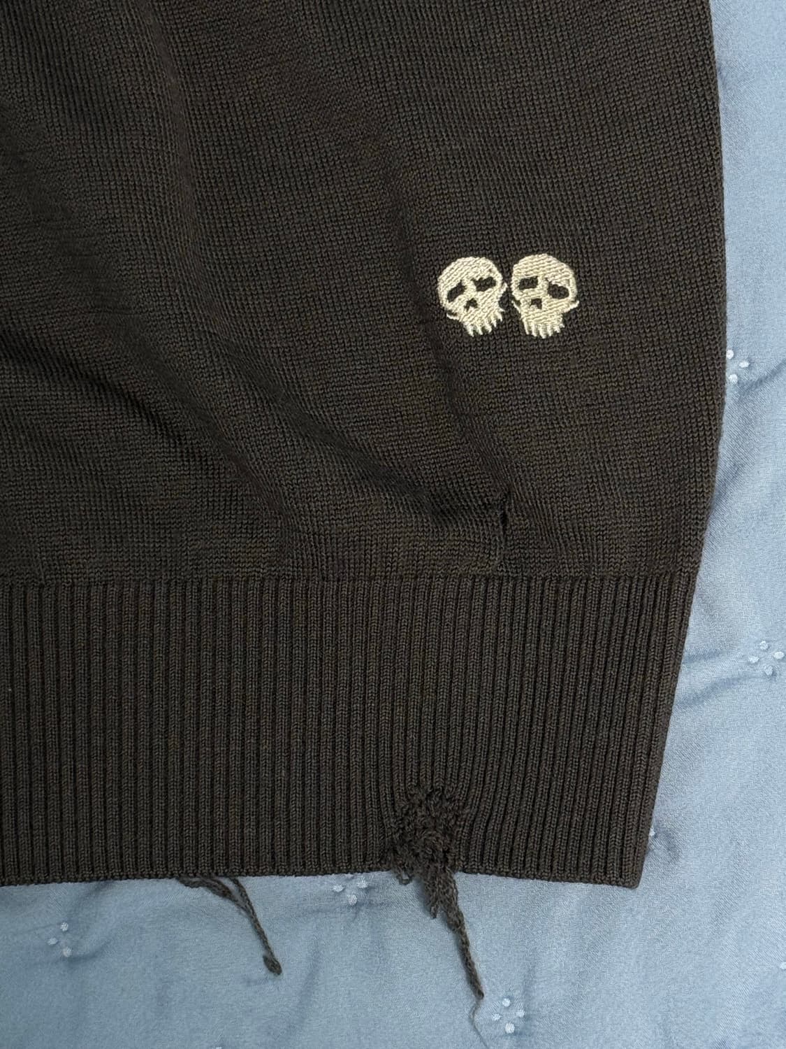 폴리테루 데미지드 브이넥 니트 브라운차콜 2사이즈 상품이미지2