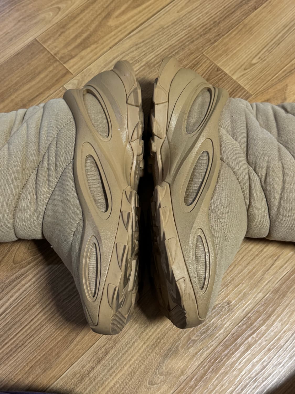 yeezy nsltd 부츠 265 / 8.5사이즈 상품이미지6