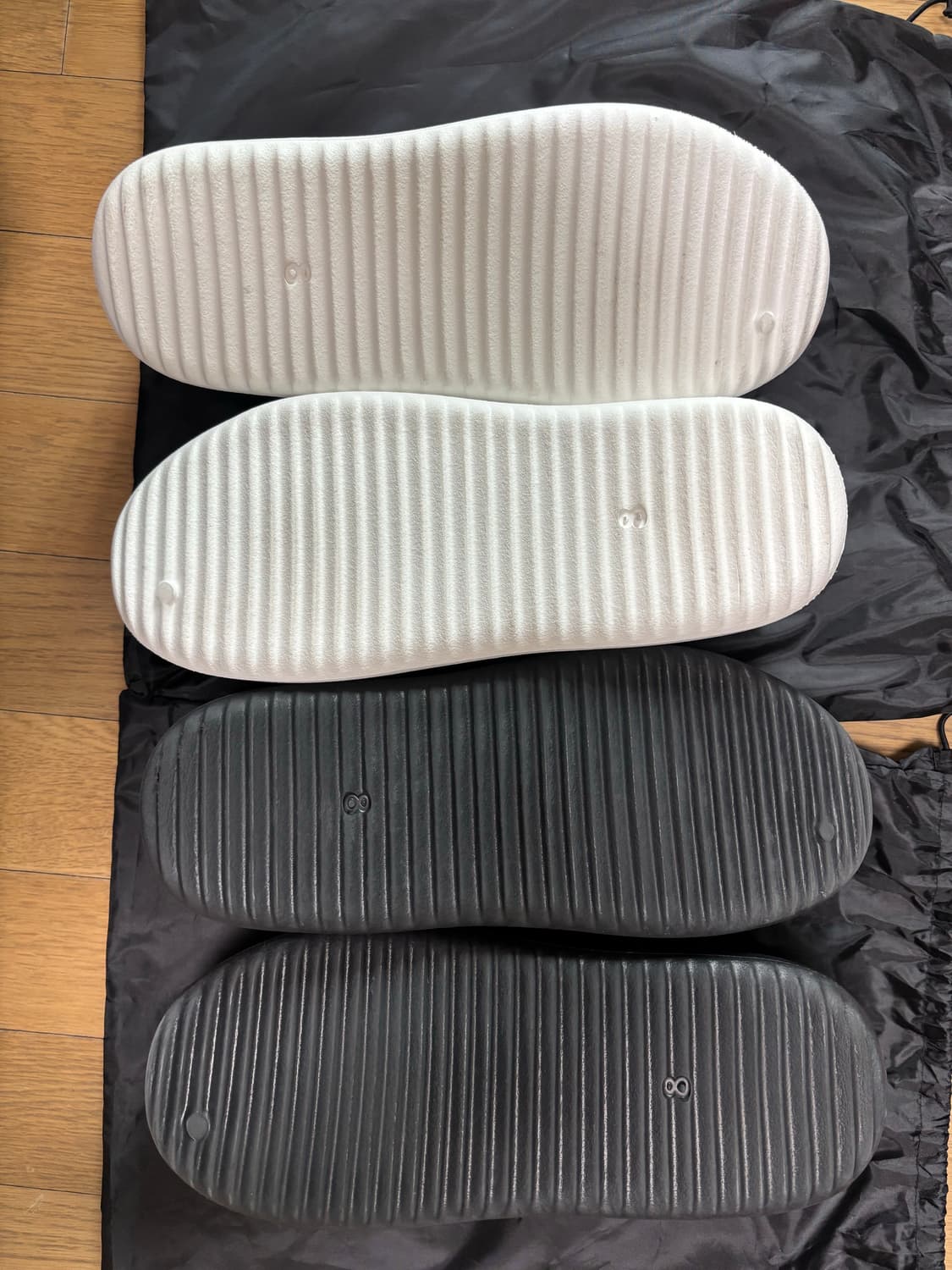 YEEZY SL-01 슬라이드 블랙, 화이트 일괄 상품이미지6