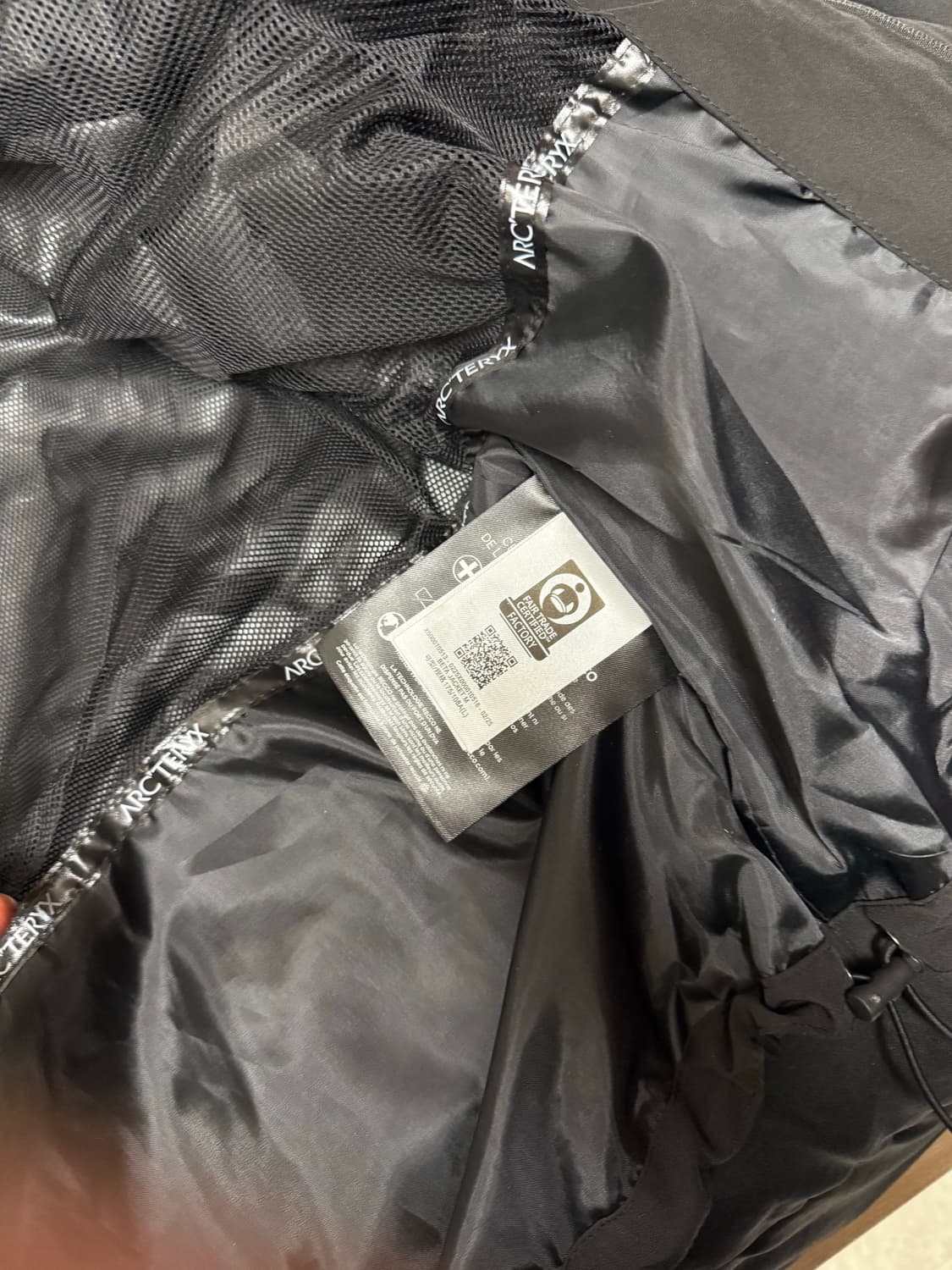 아크테릭스 바람막이 L 상품이미지4