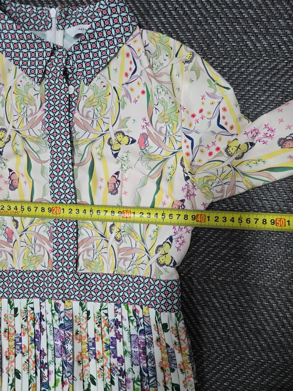 샤틴 SATIN 유니크 플라워 패턴 카라 플리츠 원피스 S211B671 상품이미지7