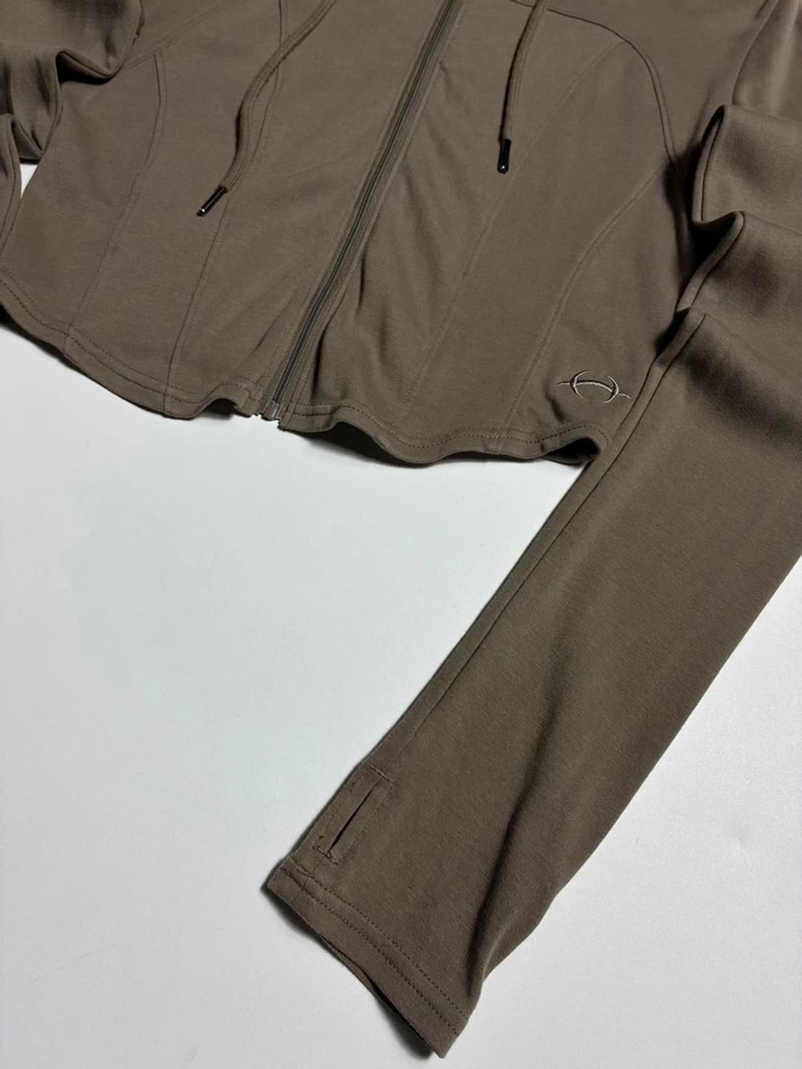 에이치덱스 HDEX 23FW 우먼스 소프트 크롭 후드 집업 R1900 상품이미지3
