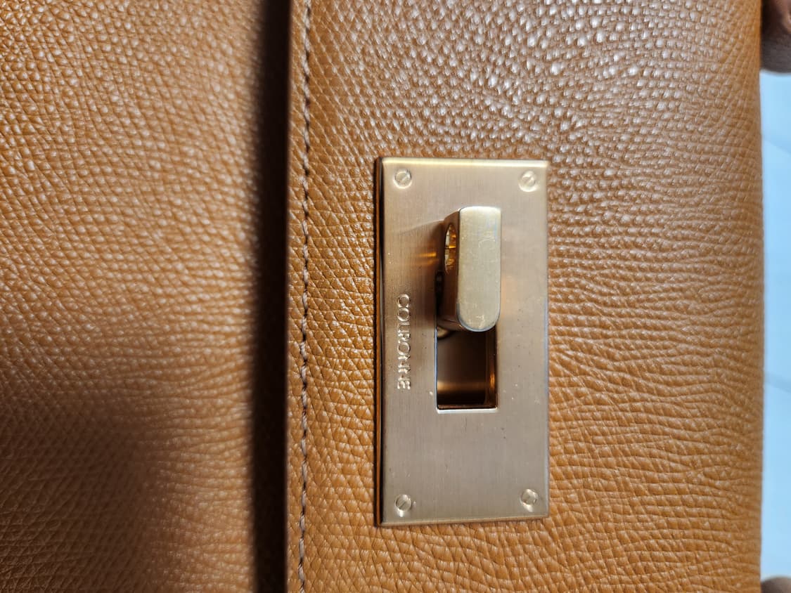 쿠론 스테파니 클래식 미니크로스 백

여성가방/토트백/숄더백/메인소재:  상품이미지3