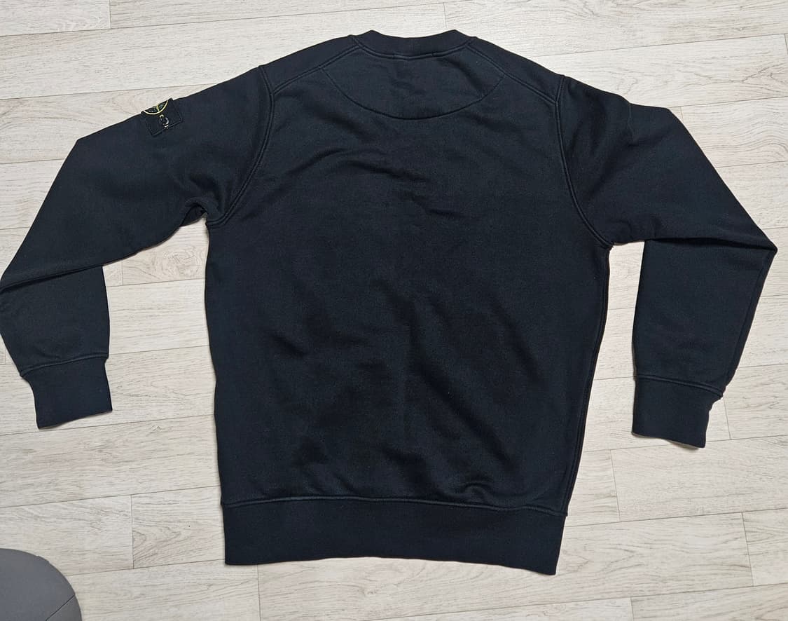 스톤아일랜드 63051 크루넥 스웨트셔츠 블랙 상품이미지2