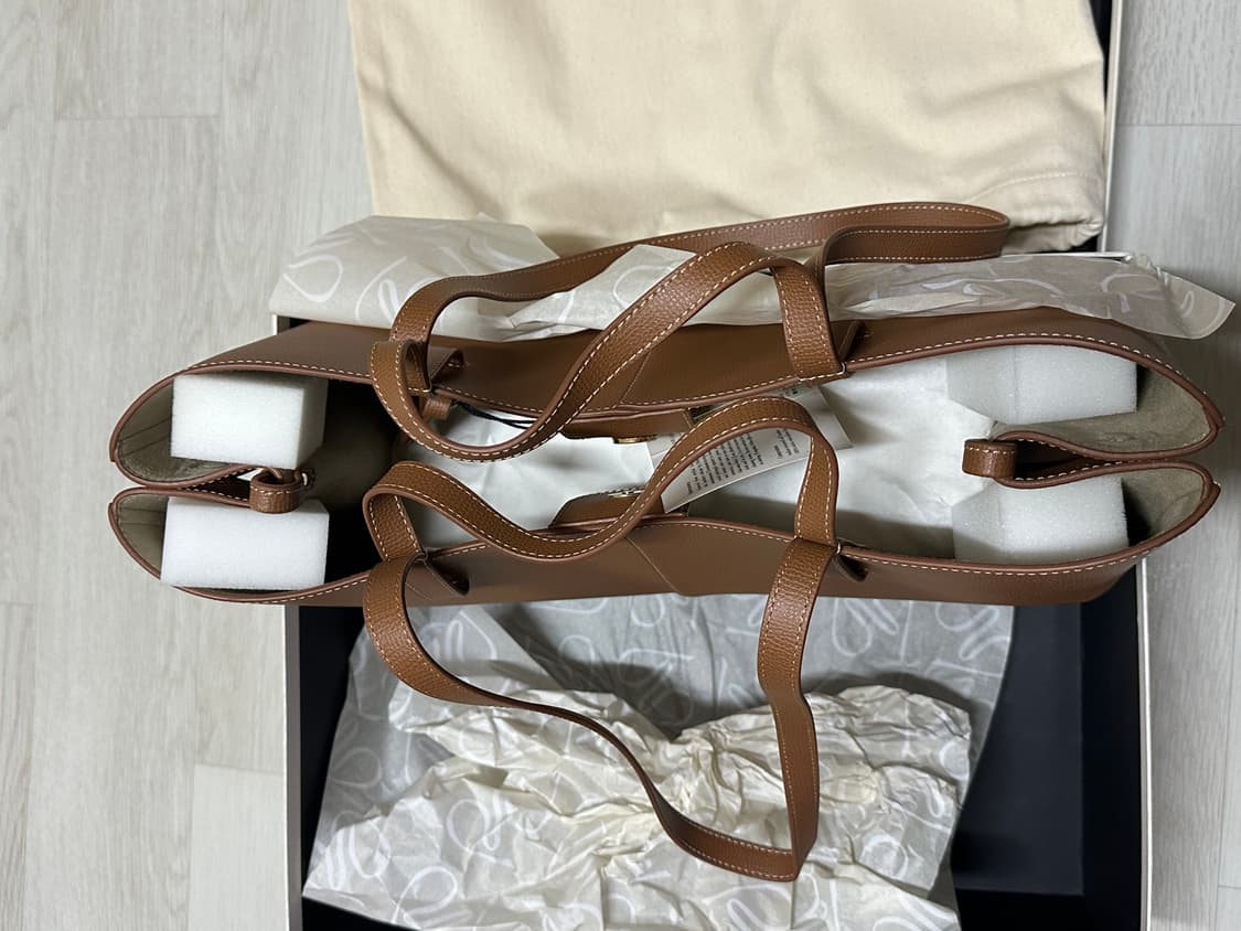 (*풀박 미착용 새제품)폴렌느 시미백 카멜색상 팝니다 상품이미지2