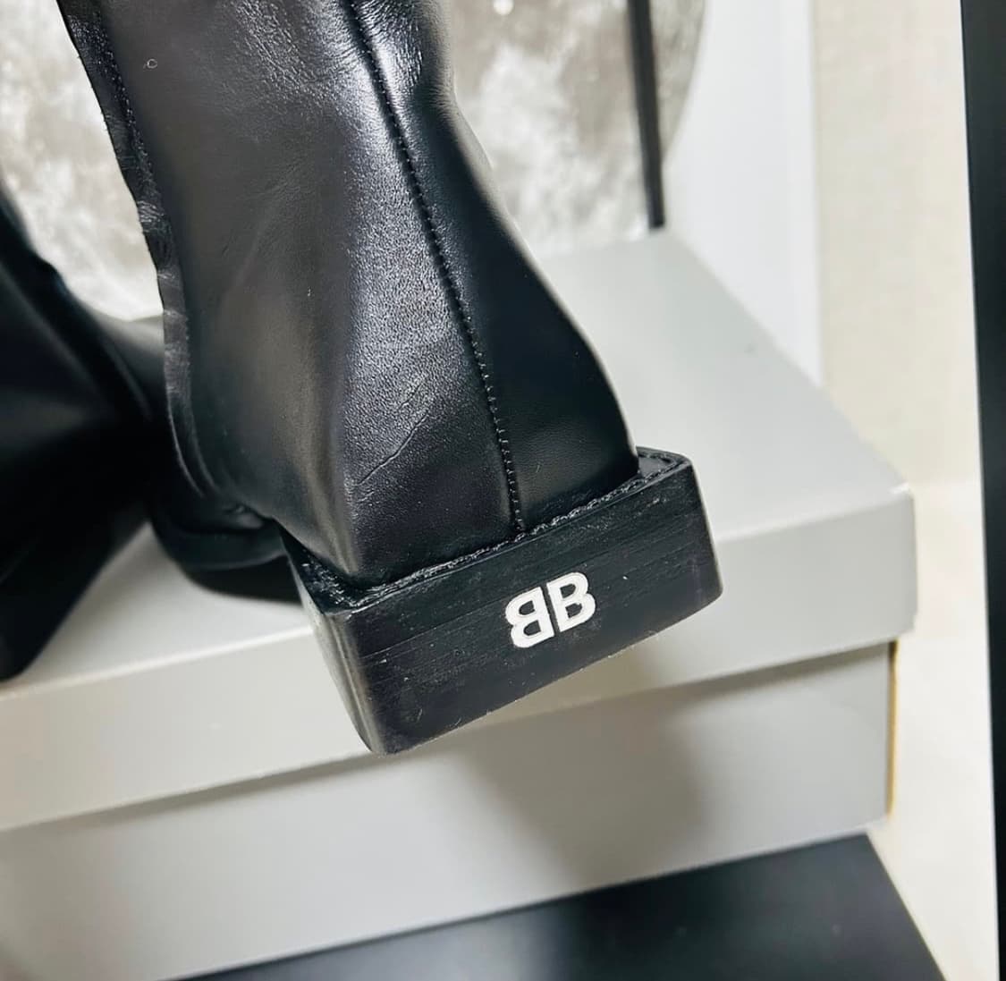 Balenciaga leather boots 발렌시아가 스퀘어토 레더부츠 상품이미지4