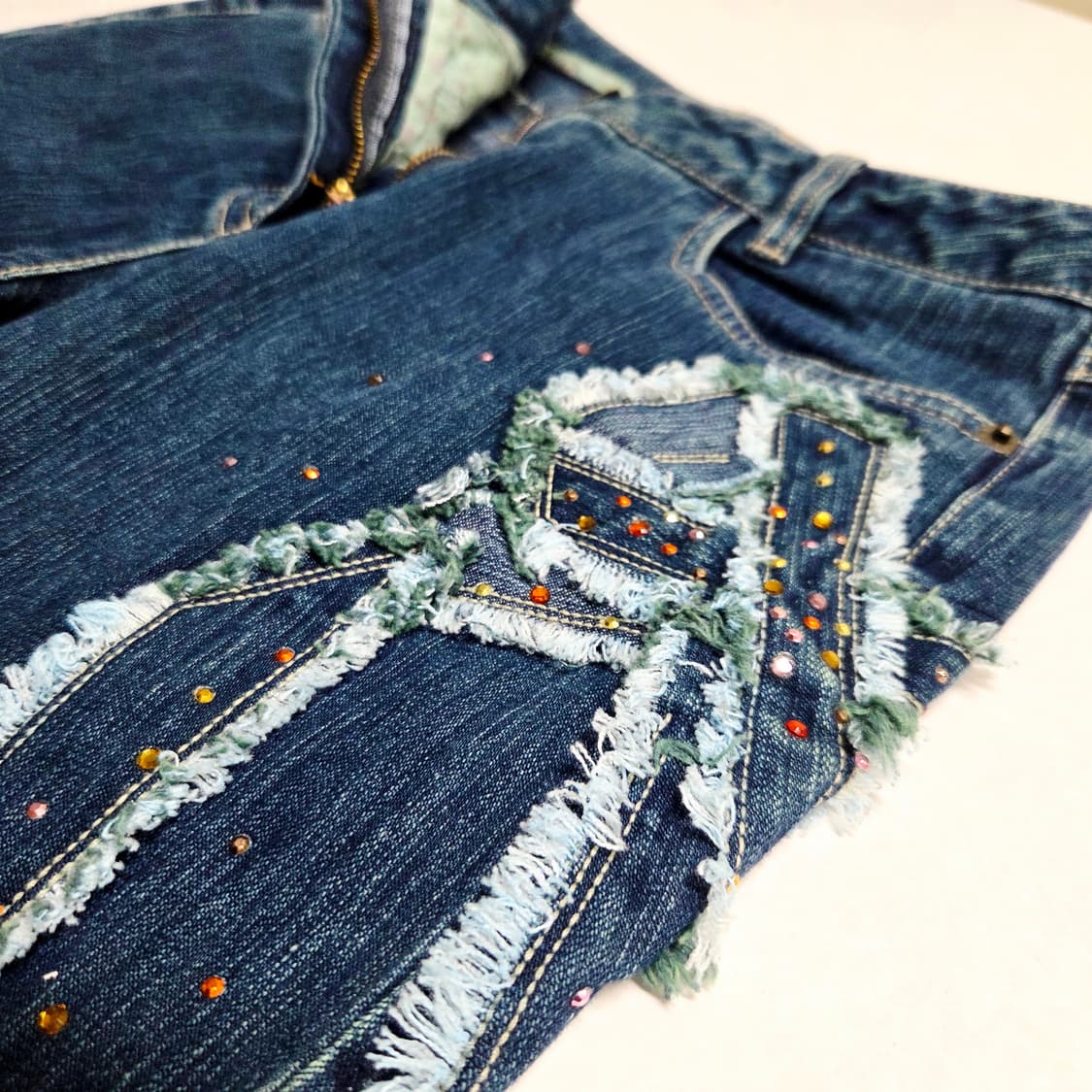 y2k 큐빅 프린지 리본 부츠컷 데님 Bow&Crystal Jeans 상품이미지4