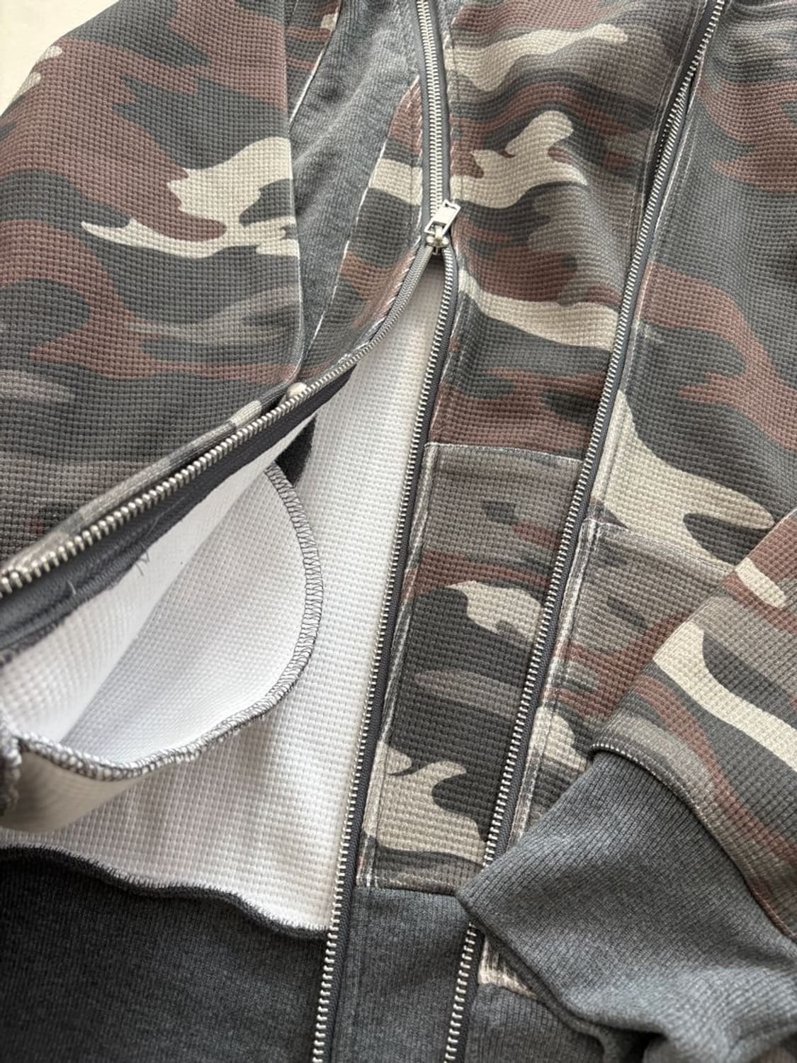 THERMAL MULTI-ZIP REBUILD HOODIE 상품이미지9