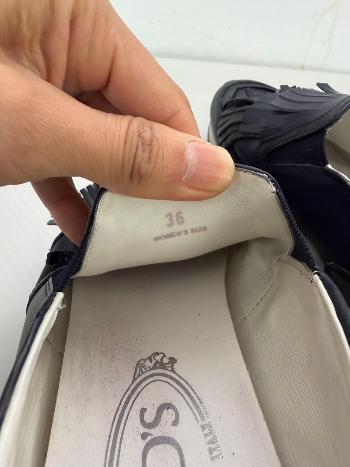 정품) TODS 토즈 여성 프린지 스니커즈 36 상품이미지9