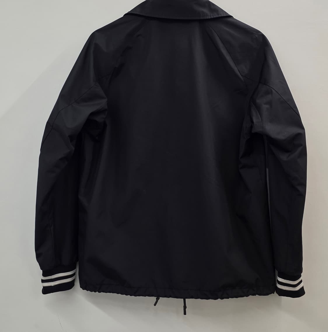 뉴발란스 남성 에센셜 코치자켓. 
싸이즈 100 상품이미지2