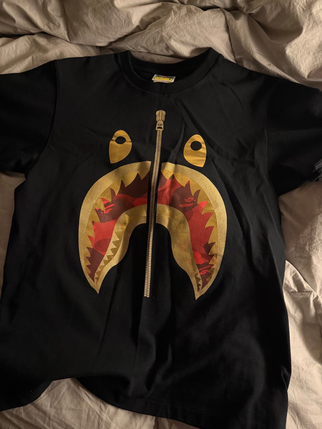 베이프 카모 샤크 반팔 상품이미지1