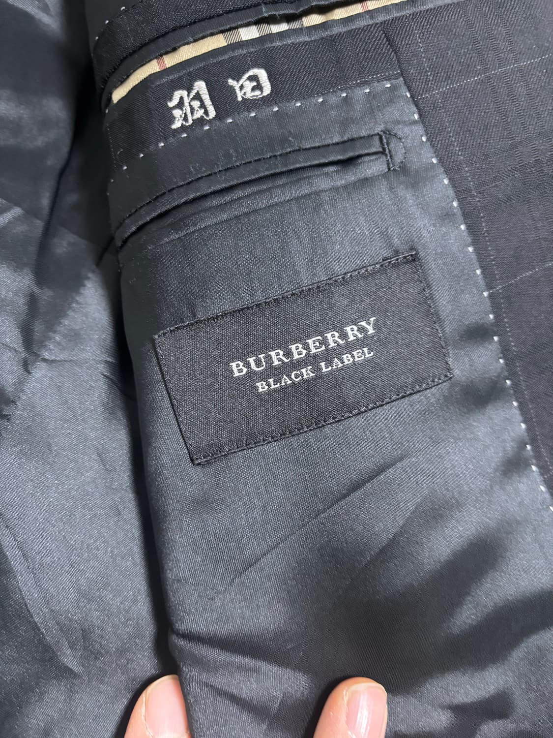 일제 버버리 블랙 블레이저 사이즈 105 상품이미지3