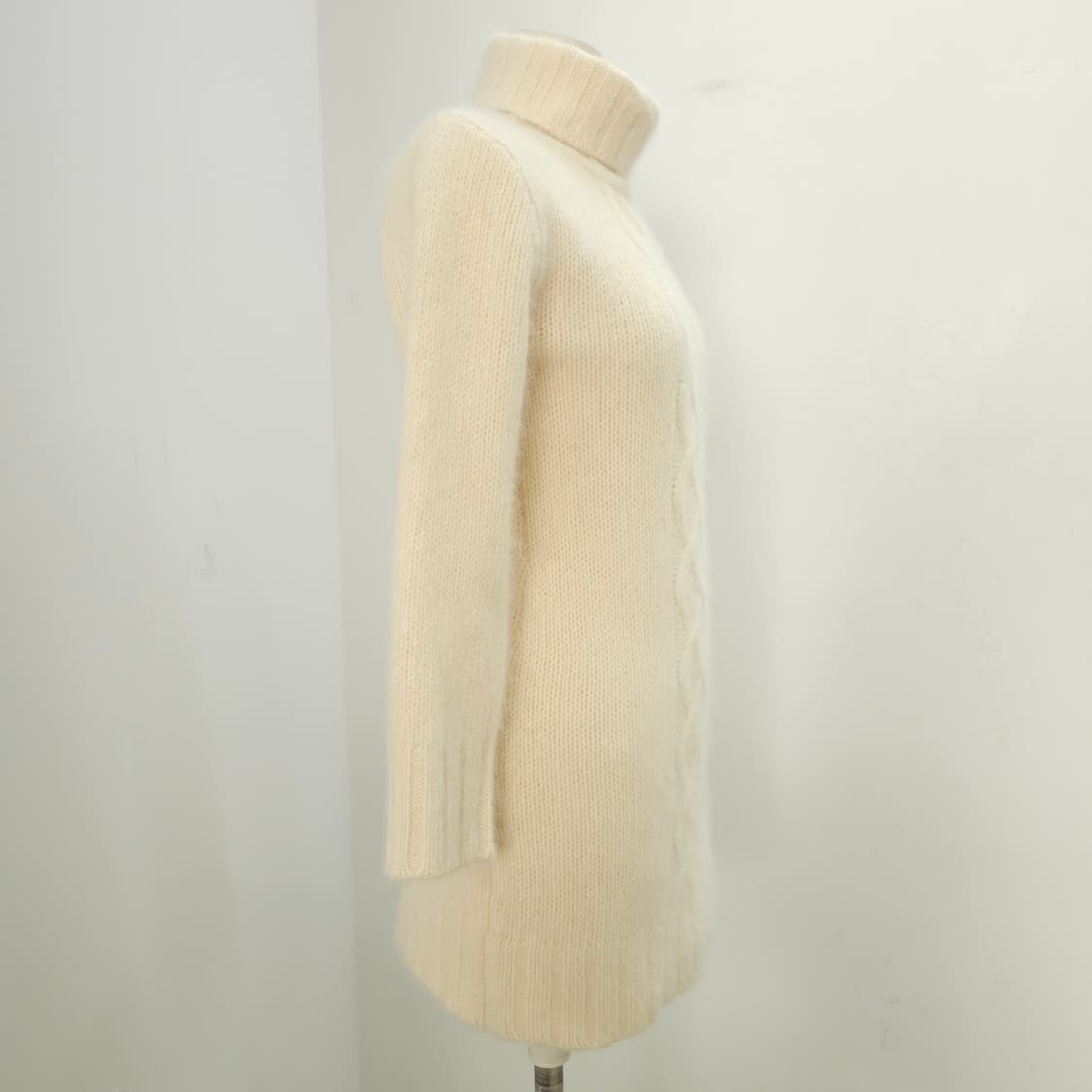 아이보리 울혼방 꽈배기 폴라넥 니트 미니원피스 상품이미지2