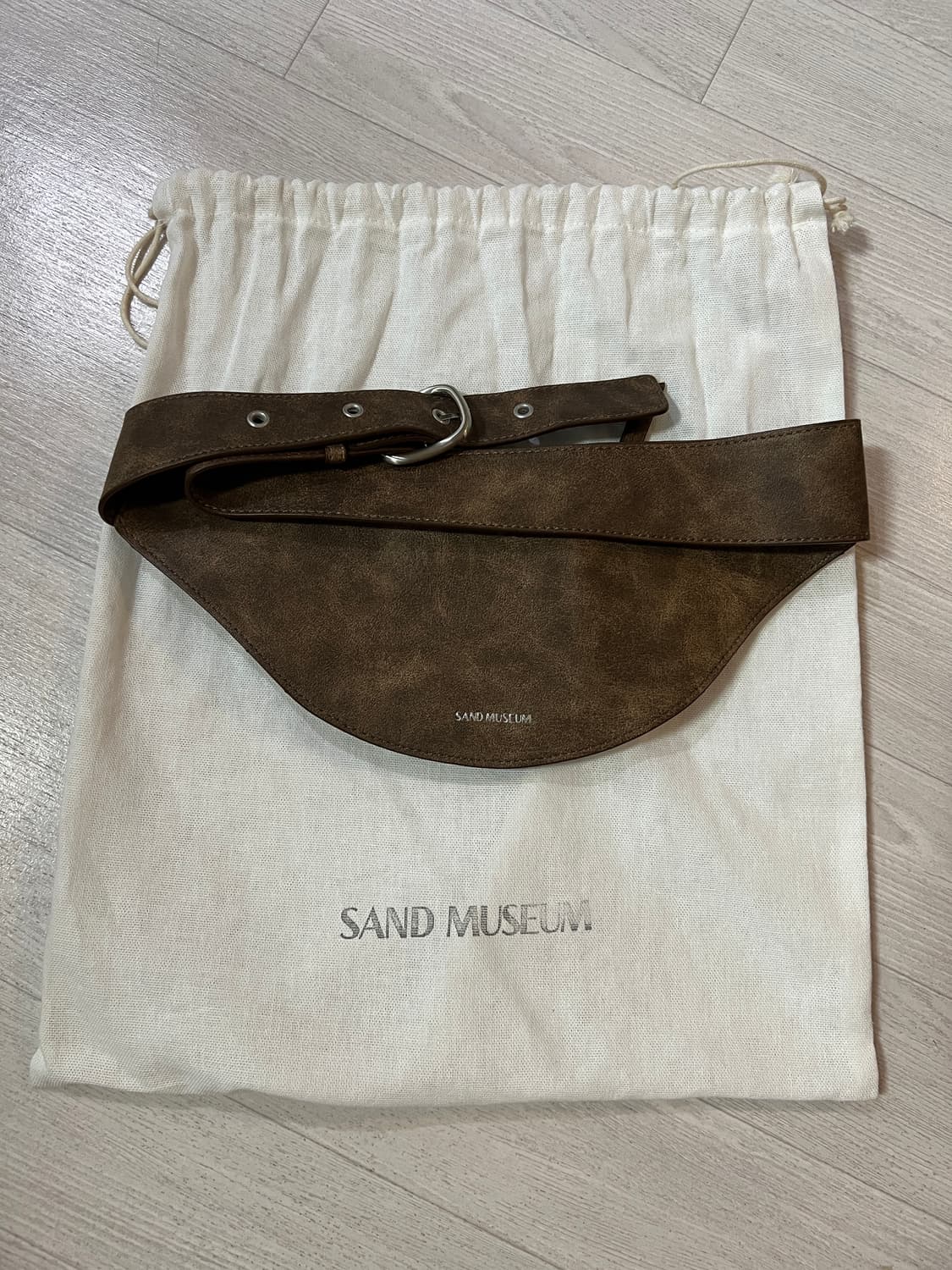 샌드뮤지엄 불렛 벨트백 상품이미지2