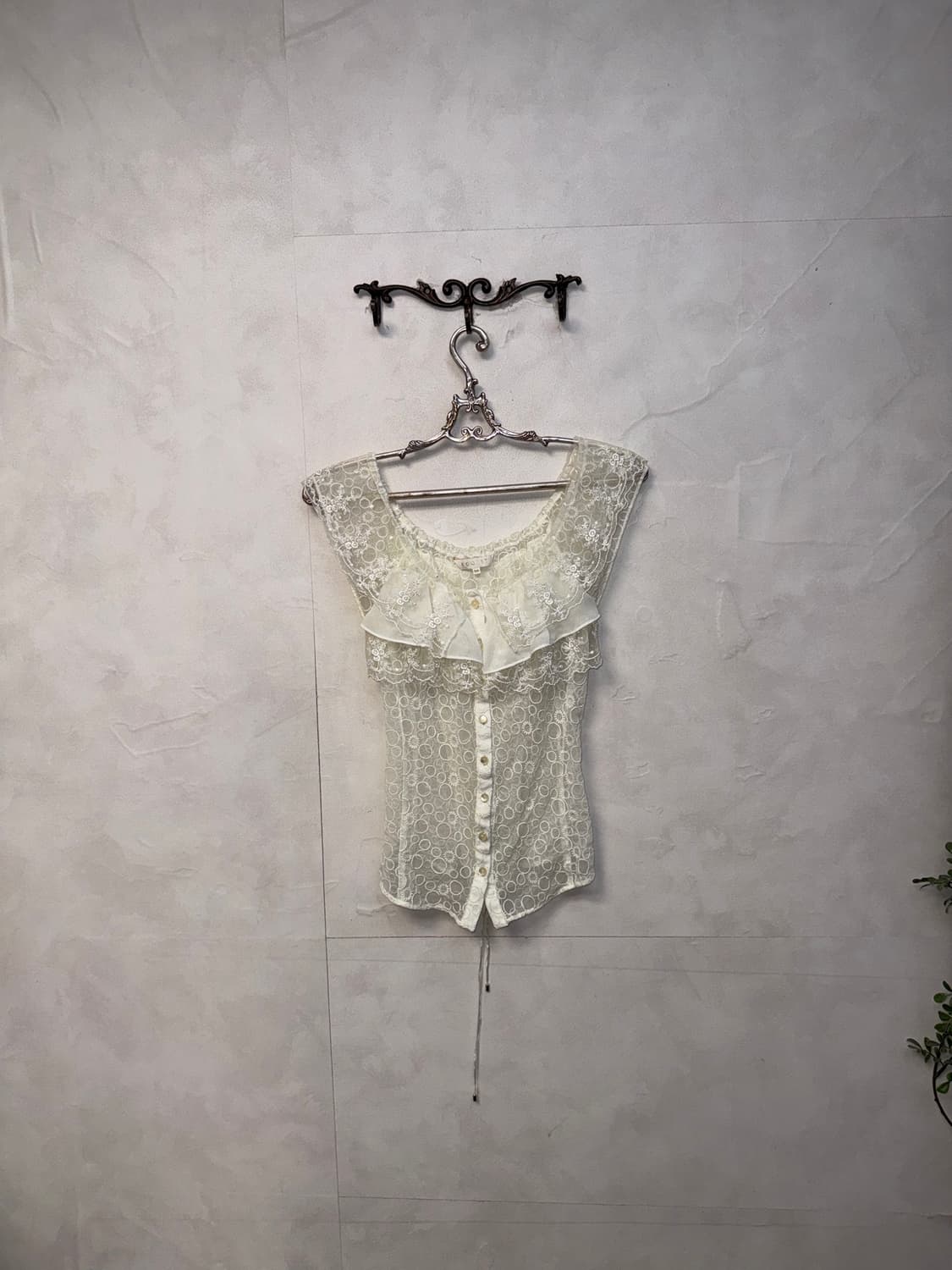 Egoist ivory back laceup off shoulder bl 상품이미지2