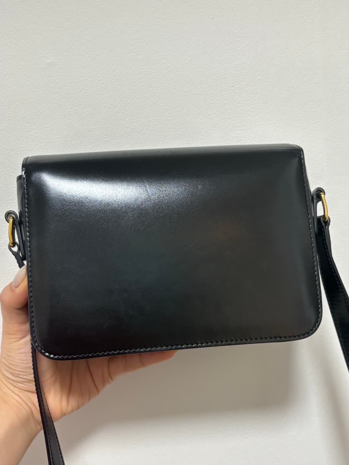 셀린느 트리옹페 틴 블랙 금장로고 숄더백 상품이미지4